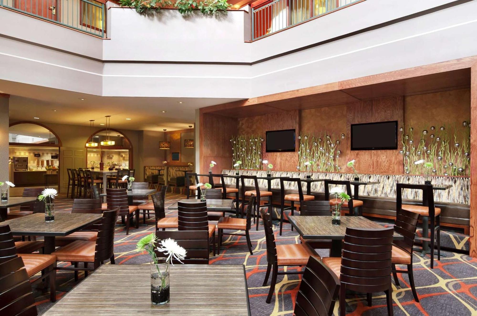 Embassy Suites By Hilton Dallas Near The Galleria Buitenkant foto