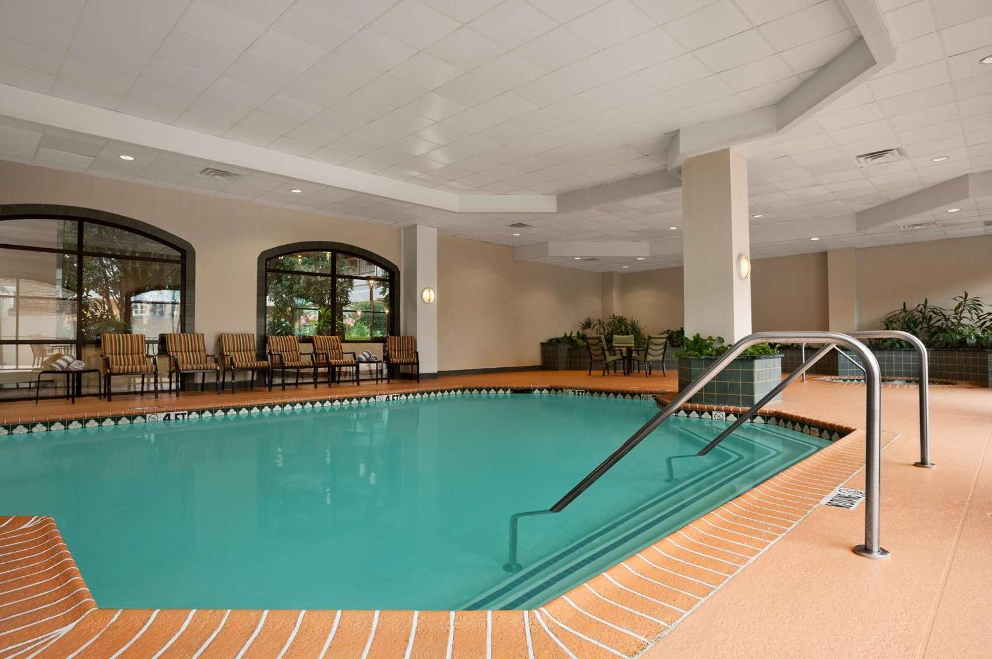 Embassy Suites By Hilton Dallas Near The Galleria Buitenkant foto