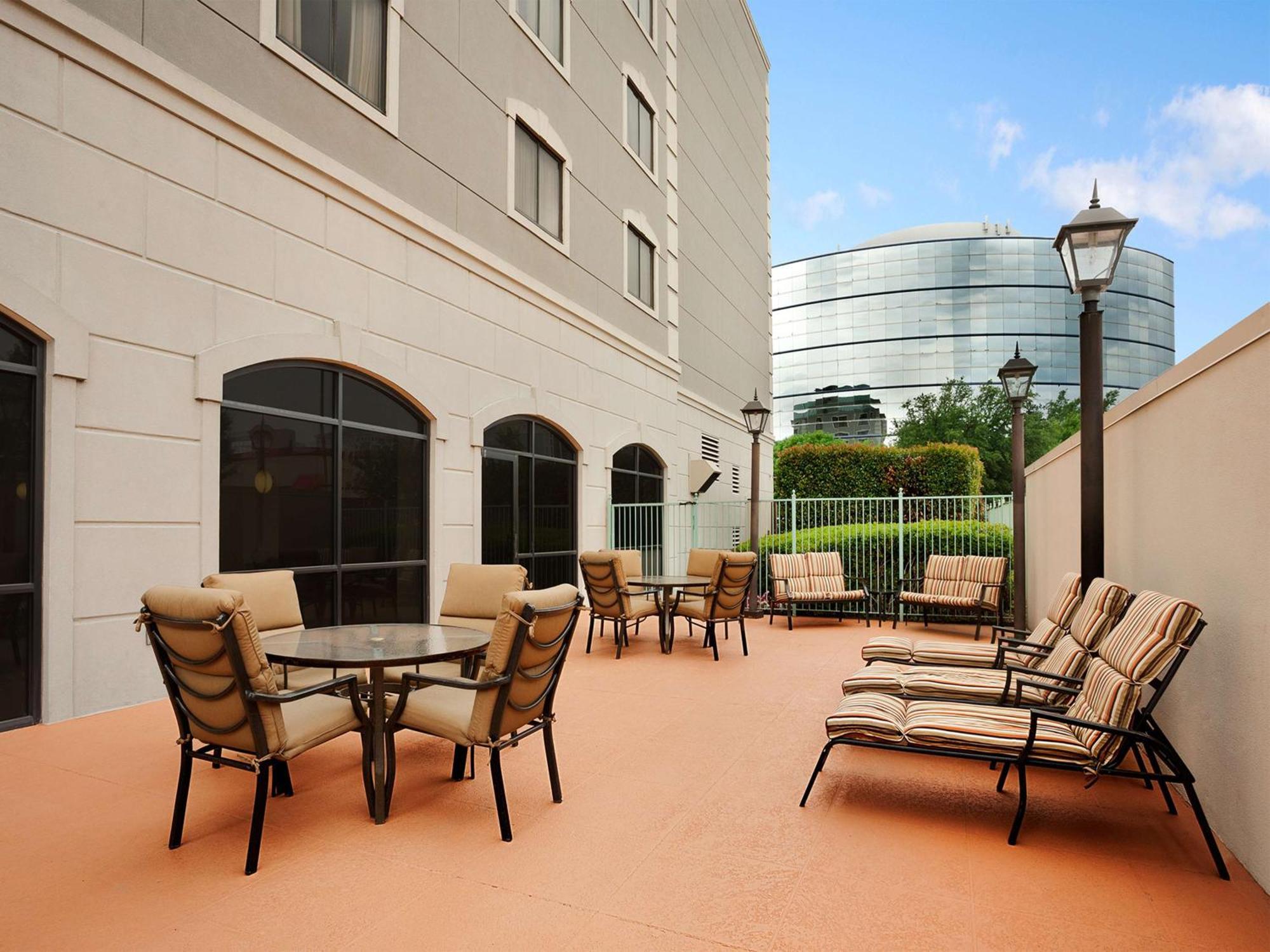 Embassy Suites By Hilton Dallas Near The Galleria Buitenkant foto