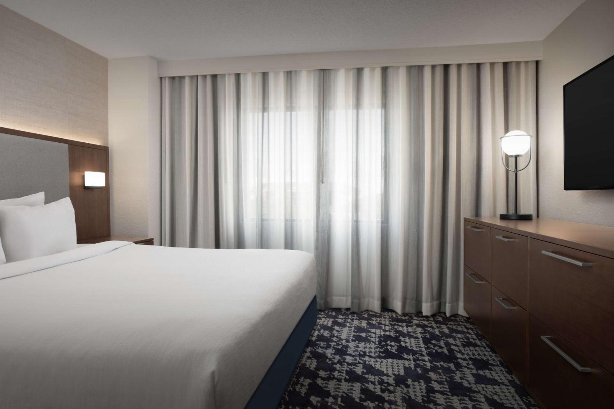 Embassy Suites By Hilton Dallas Near The Galleria Buitenkant foto