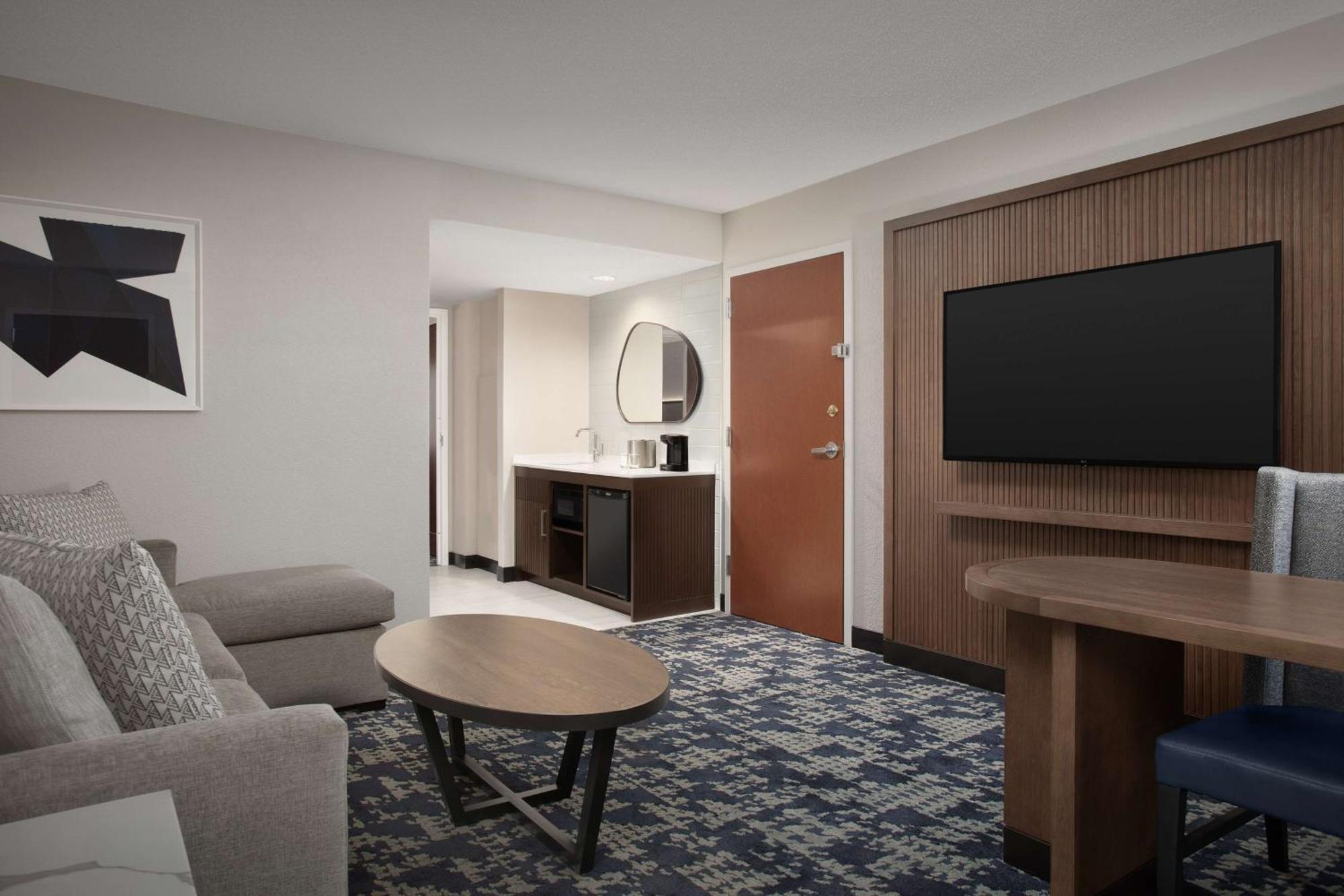 Embassy Suites By Hilton Dallas Near The Galleria Buitenkant foto