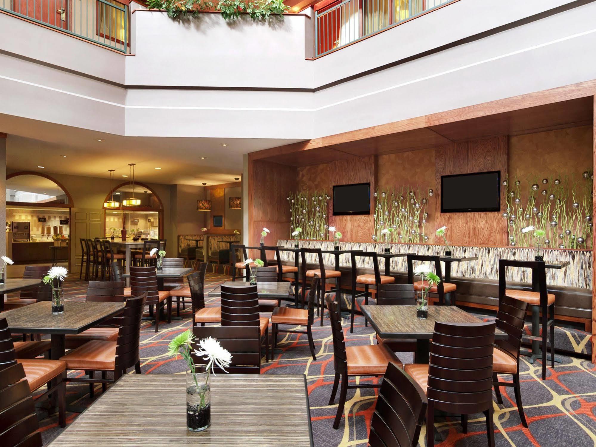 Embassy Suites By Hilton Dallas Near The Galleria Buitenkant foto